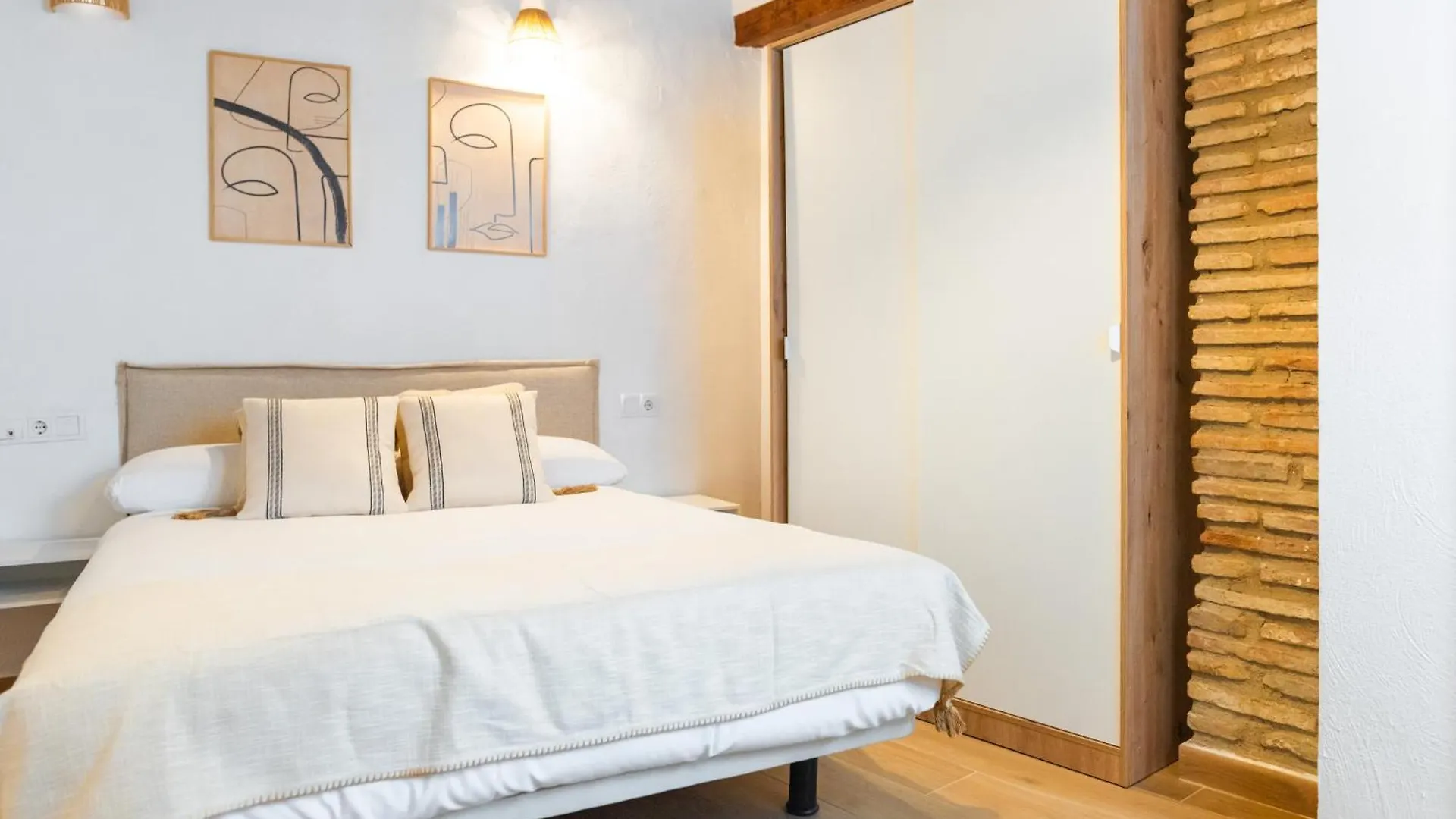 Qh Correo Viejo Apartment Granada
