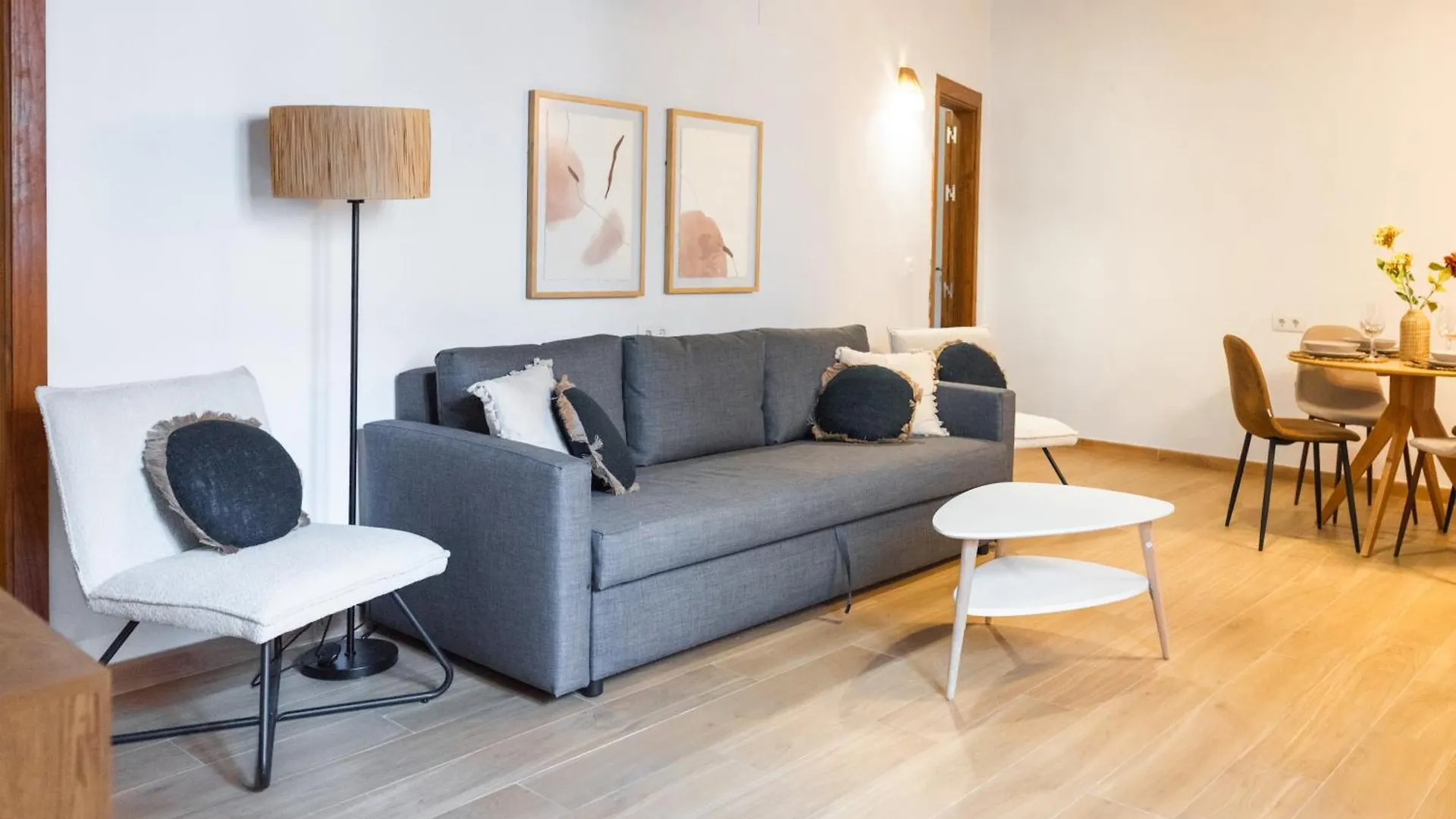 Qh Correo Viejo Apartment Granada Spain